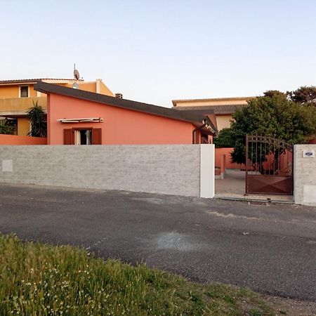 Casa Vacanze Santa Caterina Di Pittinuri  Buitenkant foto