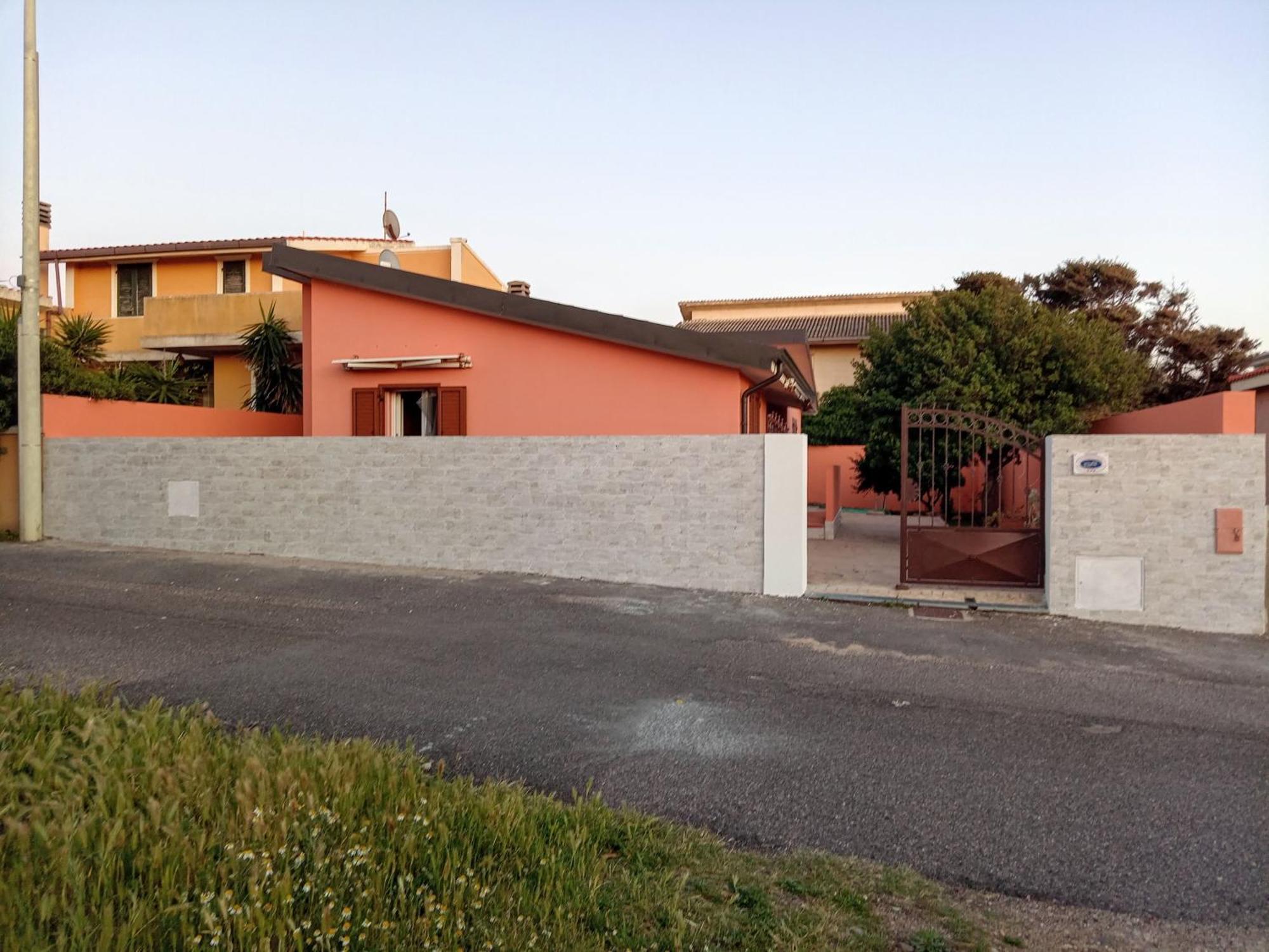 Casa Vacanze Santa Caterina Di Pittinuri  Buitenkant foto